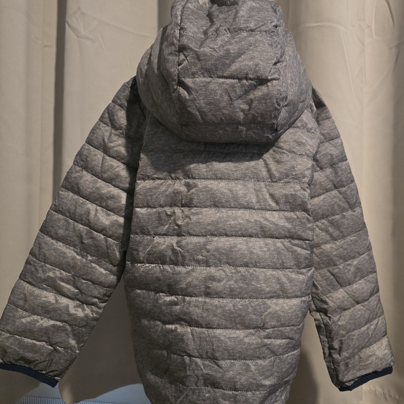 GAP Gray Puffer Jacket with Hood and Quilted Design - Picture 3 of 4